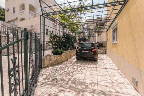 Holiday Home Siesta House in Ulcinj Municipality