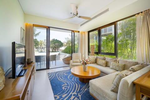 TV and multimedia, View (from property/room), Balcony/Terrace, Living room, Seating area