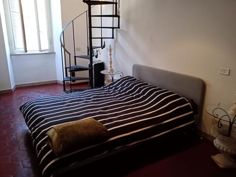 Bed, Living room, Photo of the whole room, Bedroom