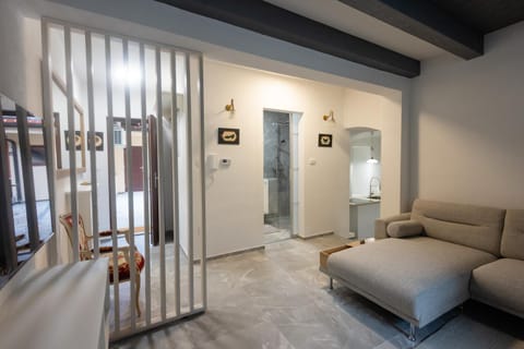Facade/entrance, Bathroom, Living room, wardrobe, kitchen, acessibility