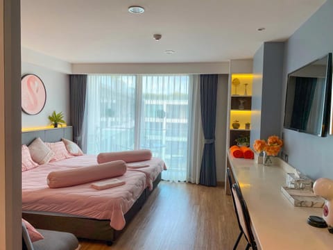 Bed, Photo of the whole room