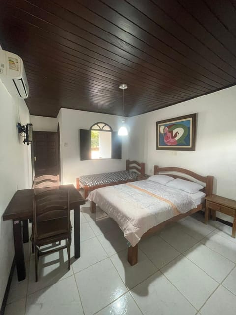Bed, TV and multimedia, Photo of the whole room, Bedroom, air conditioner