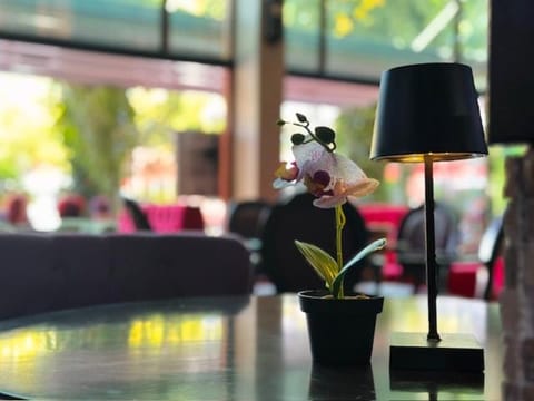 Banquet/Function facilities, Seating area