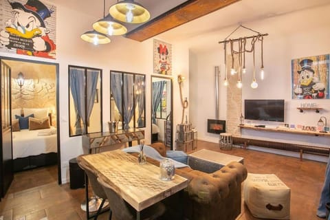 Communal lounge/ TV room, Living room