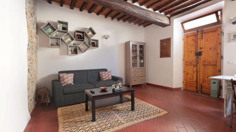 Casa Castello - 20 min by train to Florence Apartment in Prato