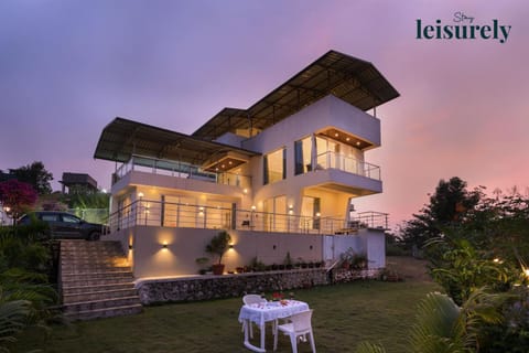 Facade/entrance, Garden, View (from property/room), Balcony/Terrace, Garden view