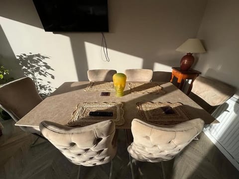 Laceby Road Large 4bed Bungalow - Contractors - Ample Parking Apartment in Grimsby