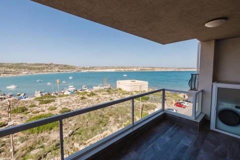 Seaside escape 2BED with views! by Homely Apartment in Malta