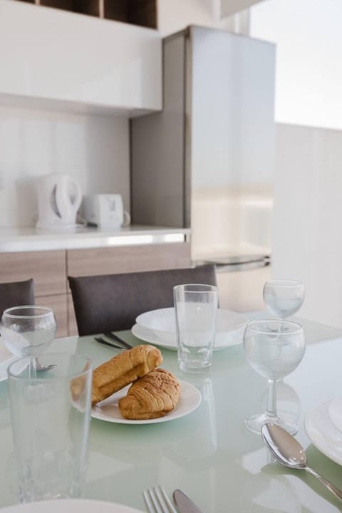 Seaside escape 2BED with views! by Homely Apartment in Malta