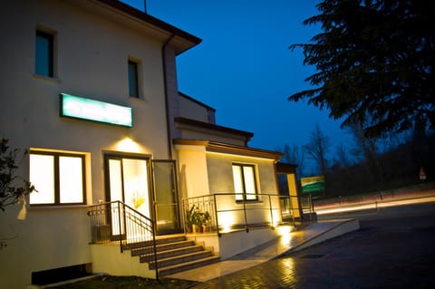 Facade/entrance, Night