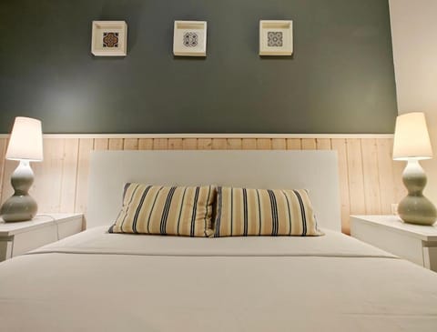 Bed, Decorative detail, Bedroom