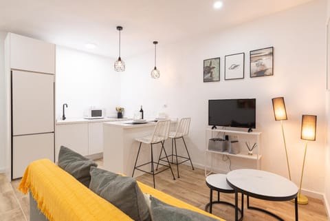 TV and multimedia, Kitchen or kitchenette, Living room, Dining area