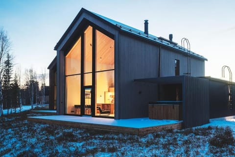 Stay North - Joiku - Winter Pines House in Norrbotten County, Sweden