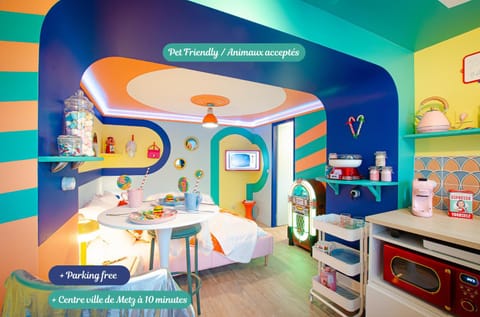 Living room, Photo of the whole room, kitchen