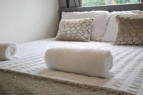 NECAirport M6 Free Parking Nr Solihull Town Apartment in Solihull