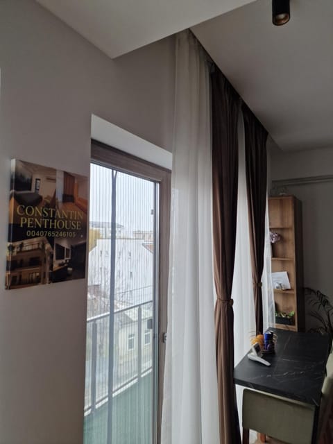 Constantin Penthouse Apartment in Craiova