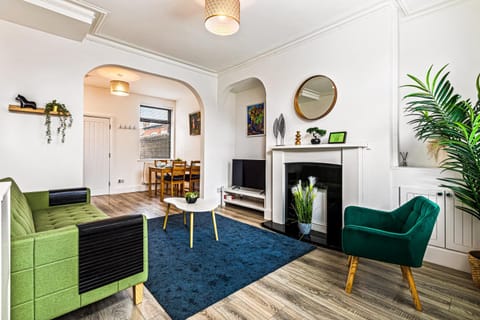TV and multimedia, Living room, Seating area, Dining area, Evening entertainment