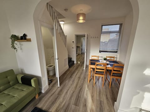 Living room, Decorative detail, Seating area, Dining area