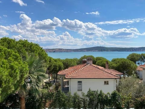 Spacious Exquisite 5BR Villa with Private Pool Villa in İzmir Province