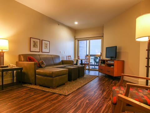 Balcony/Terrace, Living room, Seating area, Dining area