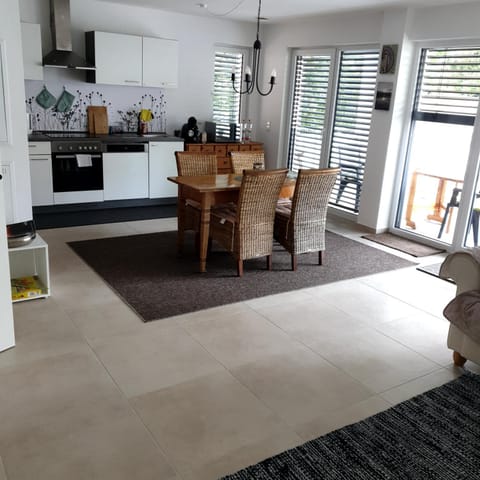 Kitchen or kitchenette, Living room, Seating area, Dining area