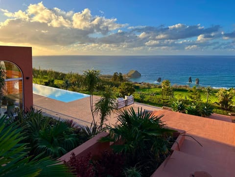 Pool view, Sea view
