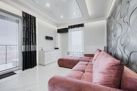 TV and multimedia, Balcony/Terrace, Living room, Seating area, air conditioner