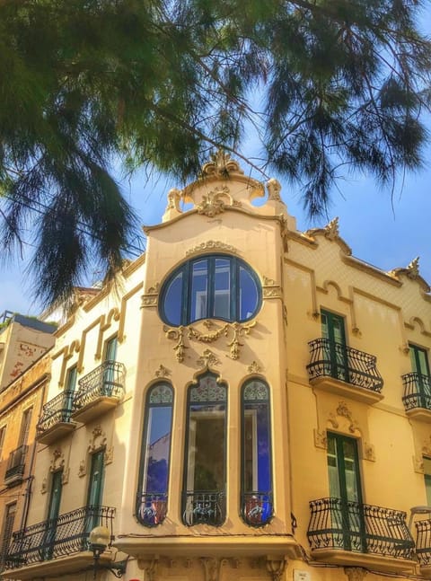 Facade/entrance