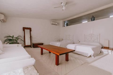 Casa de Piedra House in Acapulco