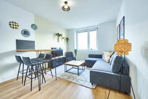 TV and multimedia, Living room, Dining area