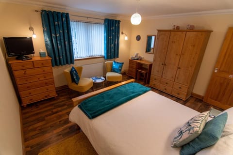 TV and multimedia, Photo of the whole room, wardrobe