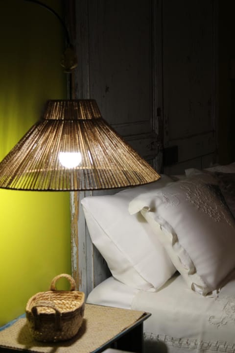 Bed, Decorative detail