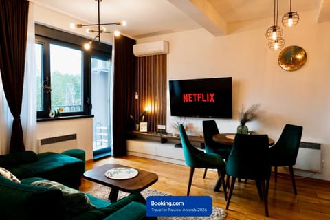 TV and multimedia, Living room, Seating area, Dining area, air conditioner