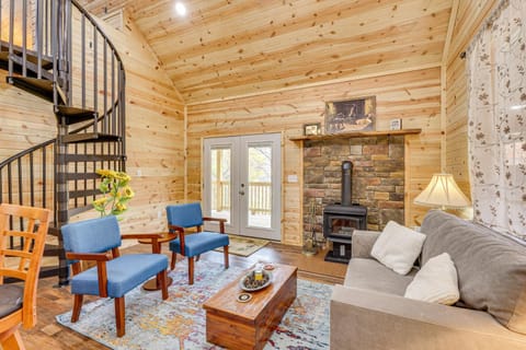 Hike and Fish Marlinton Cabin with Fire Pit and Views! Cabin in Shenandoah Valley