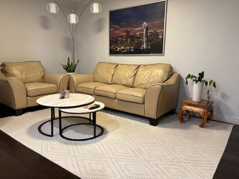 SEA Airport Coastal Apartments, located just 15 min from SeaTac Airport and 5 min from Des Moines Marina Apartment in Des Moines