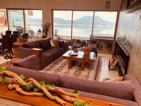 Living room, Lake view