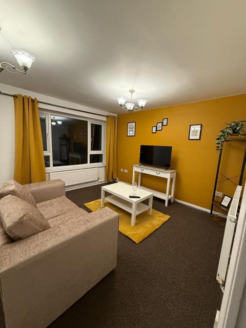 1 Bed Flat With Free Parking - Perfect for Contractors, Families,Relocation Apartment in Wolverhampton