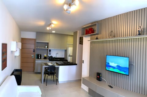 TV and multimedia, Kitchen or kitchenette, Dining area, oven, stove