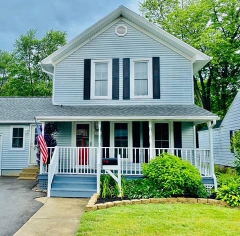 Property building, Garden, Garden view, Street view
