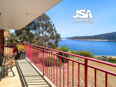 Balcony/Terrace, Lake view, Mountain view