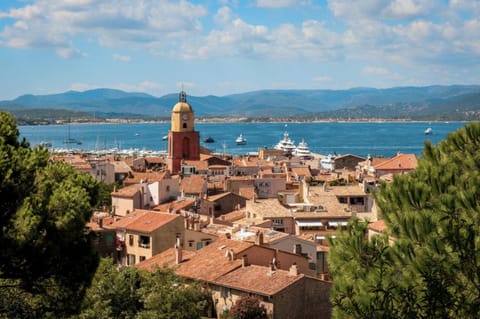 Nearby landmark, Natural landscape, Beach