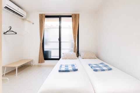 Bed, Bedroom, air conditioner