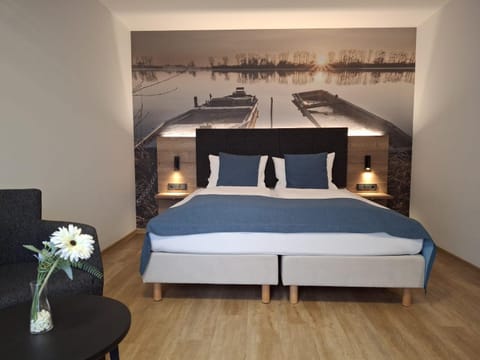 Bed, Photo of the whole room