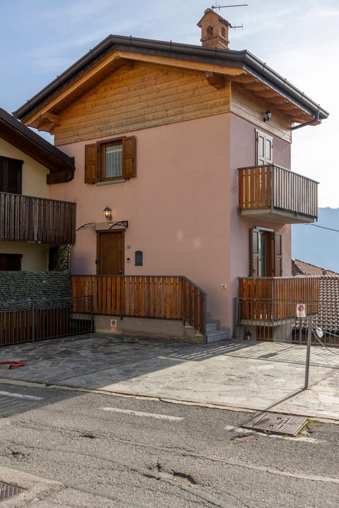 Property building, Street view