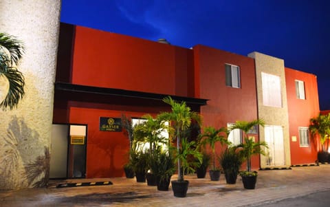 Facade/entrance, Night