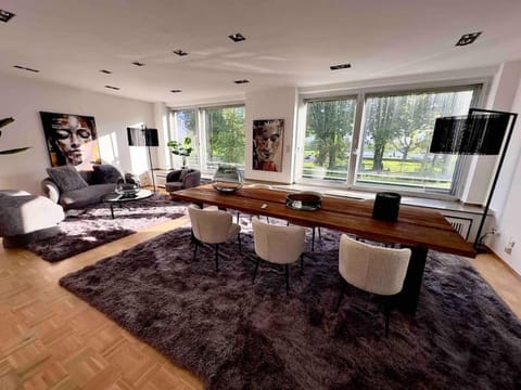Communal lounge/ TV room, Living room, Seating area