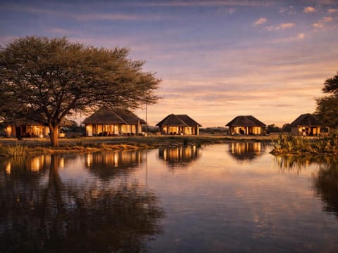 Property building, Nearby landmark, Restaurant/places to eat, Day, Natural landscape, Lake view