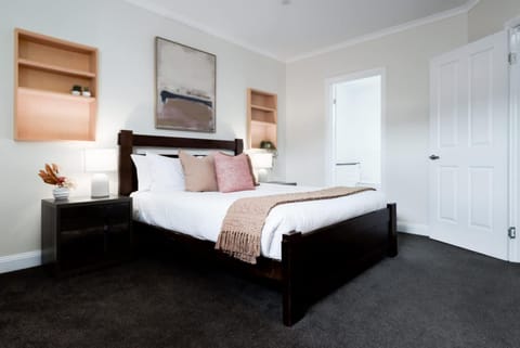 Modern 3-Bedroom House in Vibrant Neighborhood House in Launceston