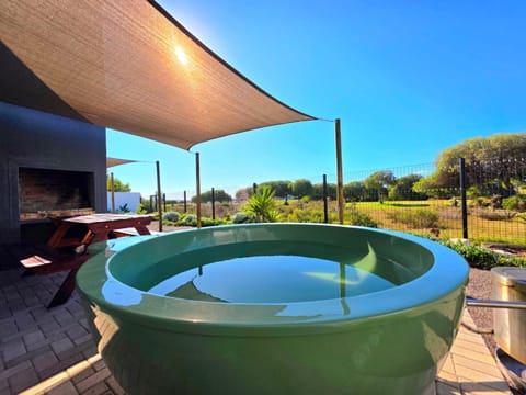 Hot Tub, View (from property/room), Garden view