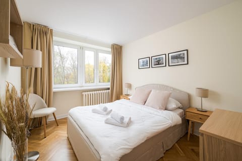 Bed, Photo of the whole room, Bedroom, internet, towels